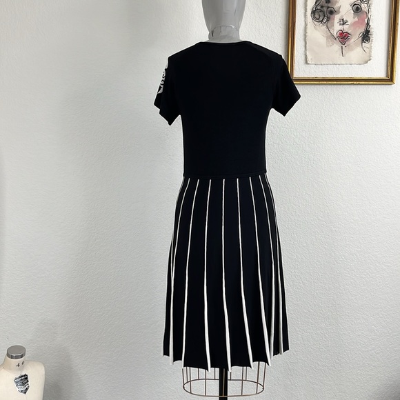 Anne Fontaine Knit NISA V Neck Short Sleeve A Line Dress Swing Trumpet Flower - Picture 7 of 10